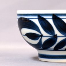 画像2: 波佐見焼 お茶碗 廻り花 小 2個セット Hasamiware Rice Bowls Mawaribana Small 2pc (2)