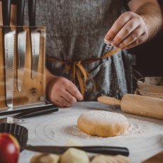 画像4: シュミットブラザーズ カトラリー ミッドタウン ナイフブロック アカシア材 Schmidt Brothers® Cutlery Acacia Midtown Knife Block (4)