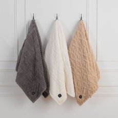 画像1: BERKSHIRE BLANKET 電気大判ひざ掛け 127cm x 152cm BERKSHIRE BLANKET Grace Fur Heated Throw 127cm x 152cm (1)